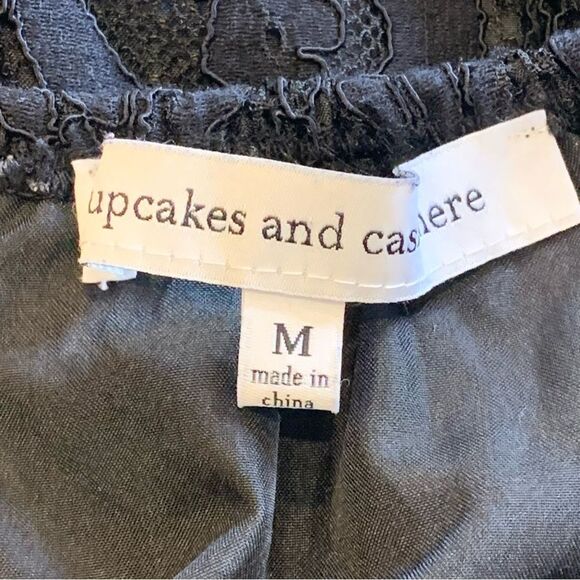 Cupcakes and Cashmere Karla Black Lace Off the Shoulder Top Size Medium - Picture 7 of 11